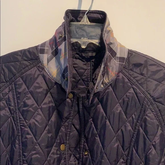 Barbour Quilted Jacket in Dark Navy - Picture 3 of 8